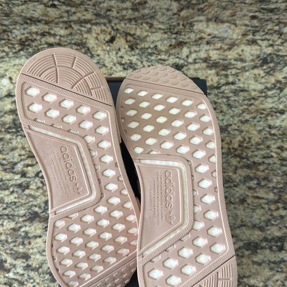 Adidas Original NMD R1 - Picture 4 of 5